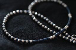 Dark blue lapis lazuli and faceted donut-shape silver bead necklace (N0044)