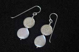 Pearl and patterned silver piece hook earring in thai sterling silver (E0121)