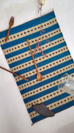 2 pieces handmade natural fiber table mat blue black design