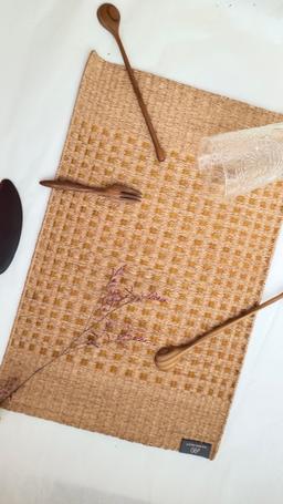 2 pieces eco-friendly jute placemat orange handwoven natural fiber